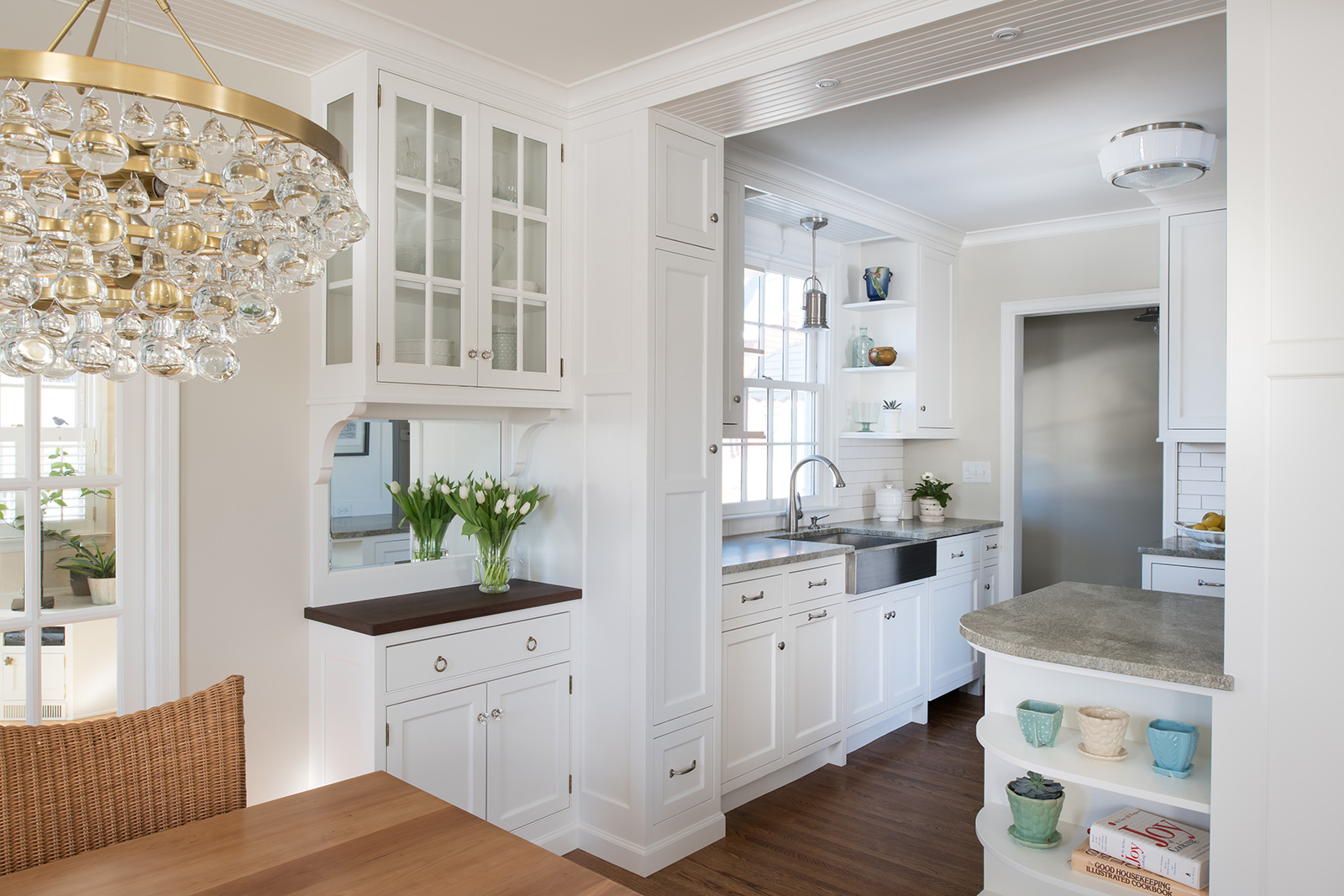 cape cod small kitchen design idea